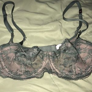 VS NWOT lacey bra